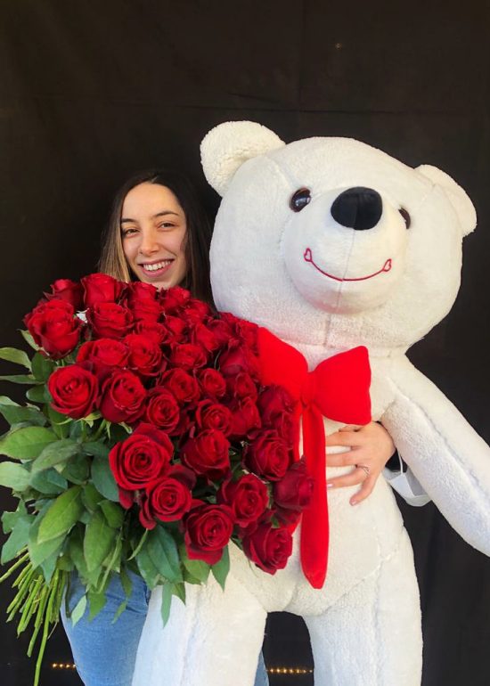 Huge Bear And Roses 2