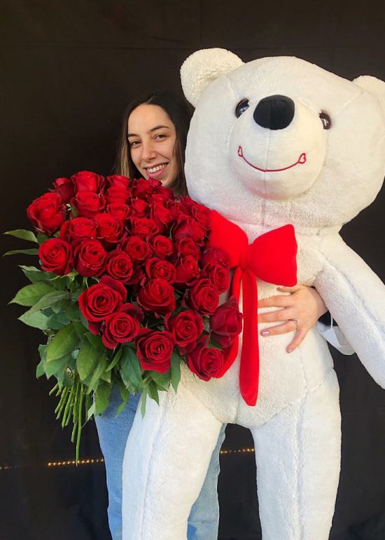 Huge Bear And Roses