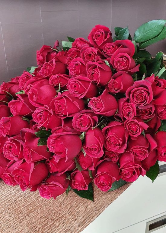 Vip 101 Red Roses