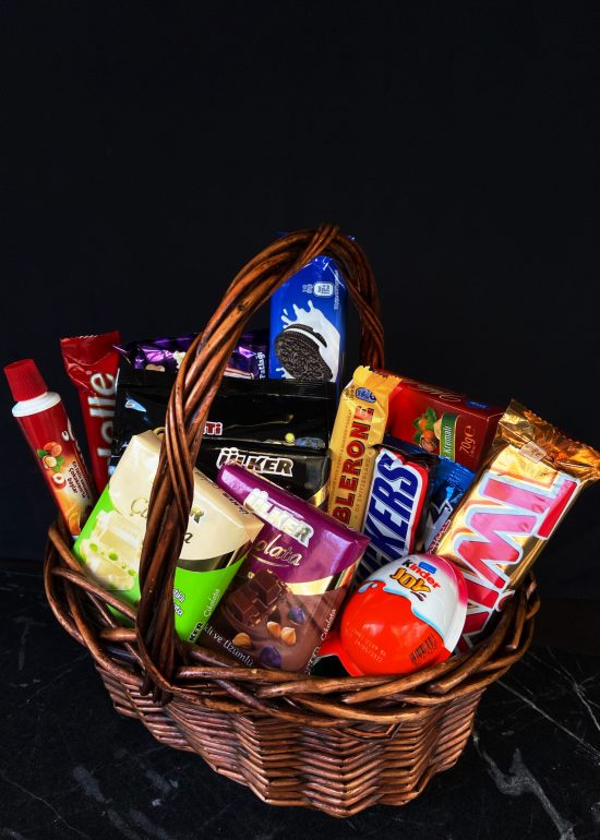 snacks lover basket