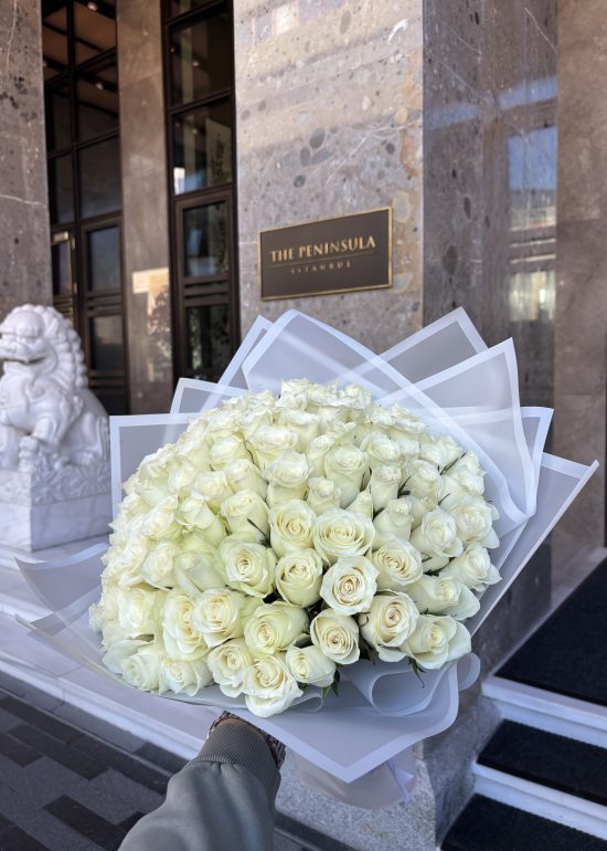 101 White Roses