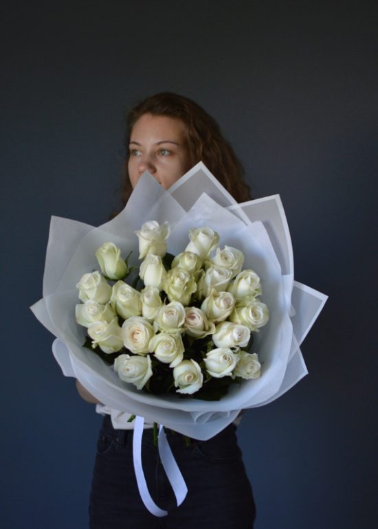 25 White Roses Bouqet