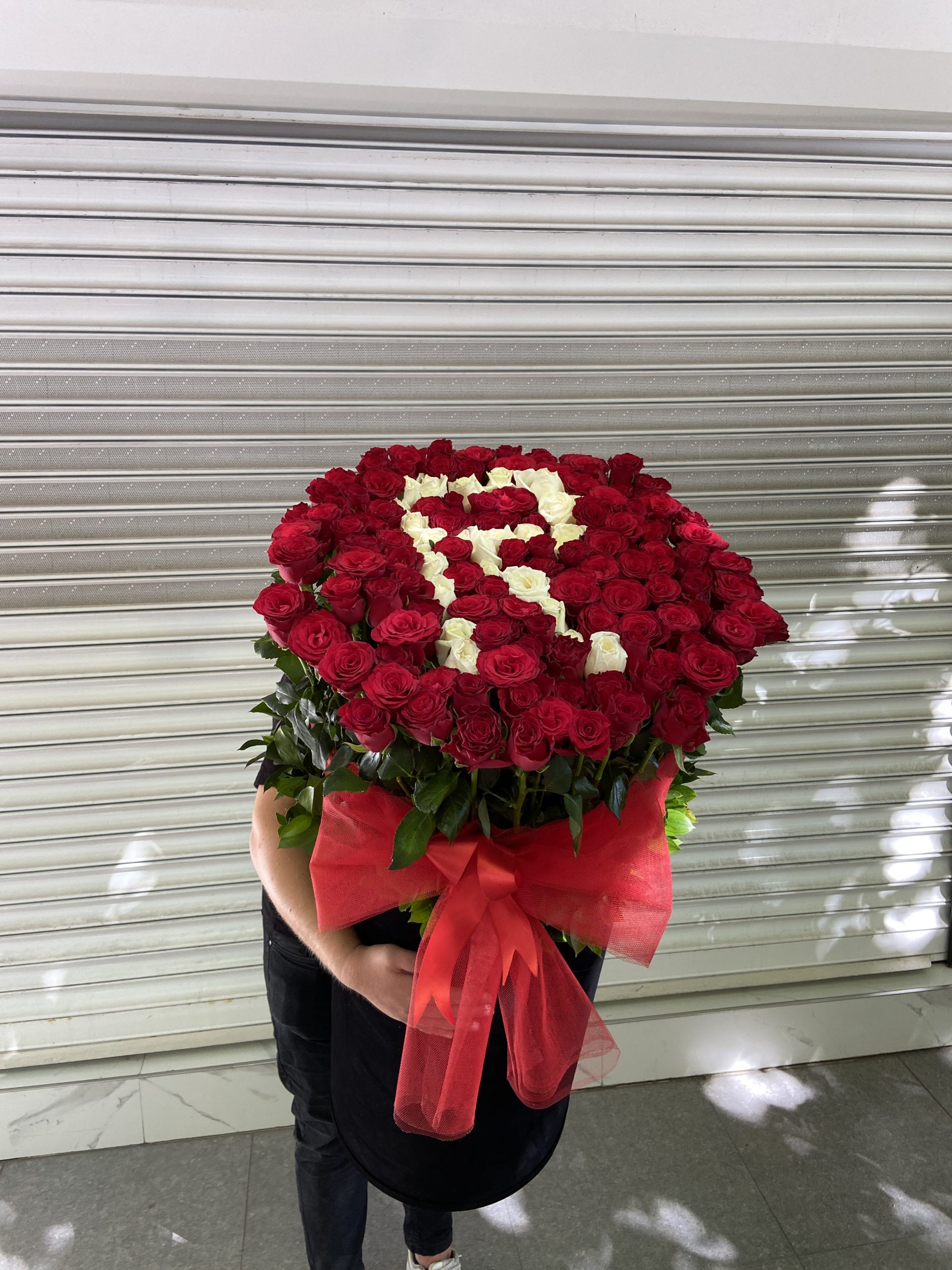Giants of Love 200 Roses Local Florist Istanbul Send Flower Same
