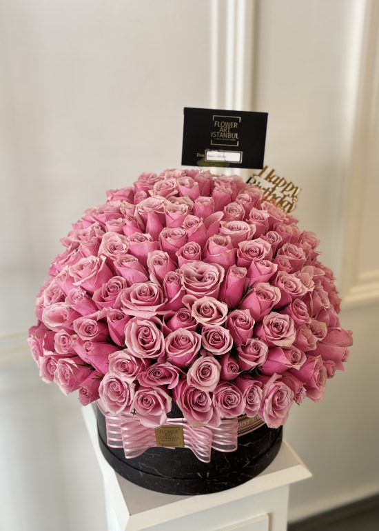 Pink Reverie - 201 Pink Roses