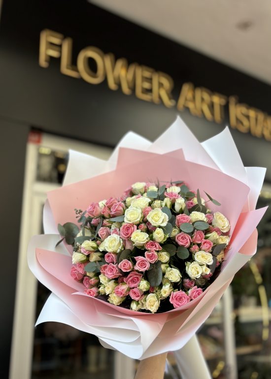 Soft Harmony Spray Roses